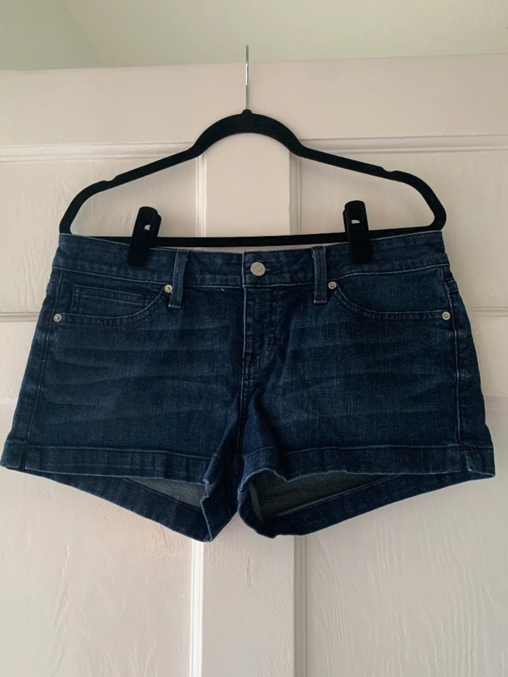 Guess Low Rise Dark Indigo Wash Denim Shorts Stretch Pockets Size 31 Y2k